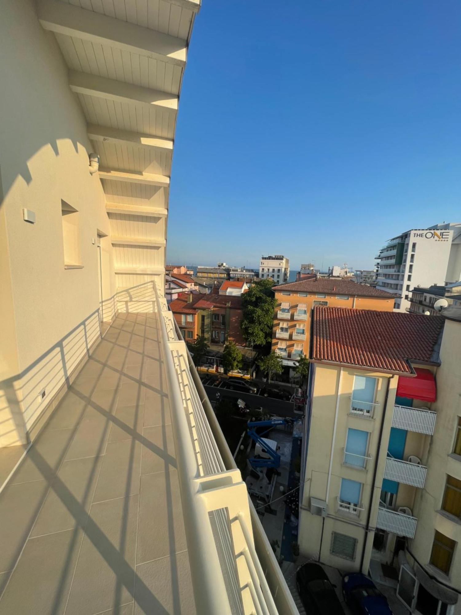 Woody Green Penthouse Sea View - Agenzia Cocal Каорле Екстериор снимка