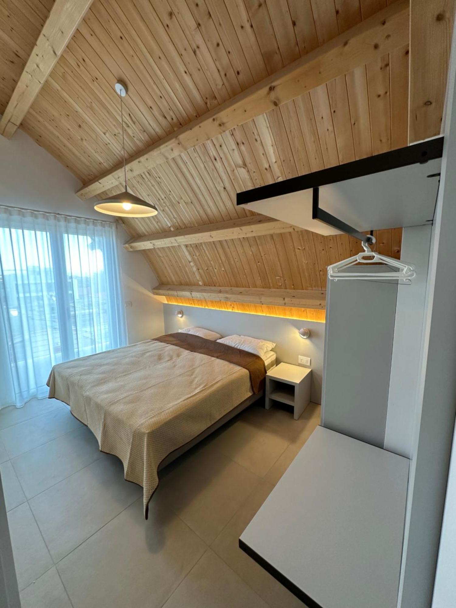 Woody Green Penthouse Sea View - Agenzia Cocal Каорле Екстериор снимка